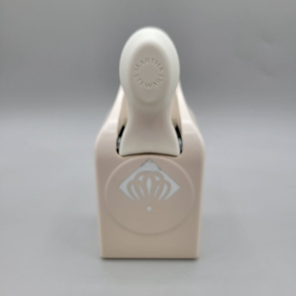 Martha Stewart Large Shell Paper Corner Punch Scallop Shaped